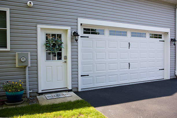24/7 Emergency Garage Door Panel Replacement experts in East Rutherford, NJ